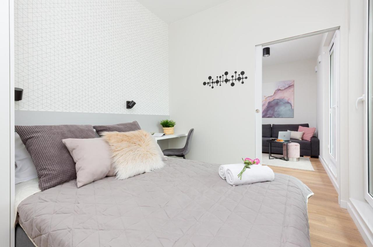 Apartments Business Center Wola Ordona By Renters Варшава Экстерьер фото